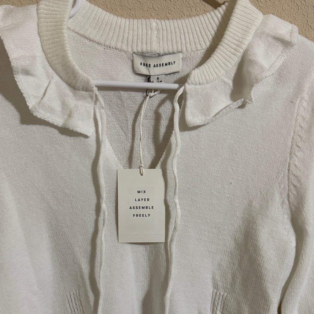 White Ruffled Collar Sweater - Picture 5 of 5